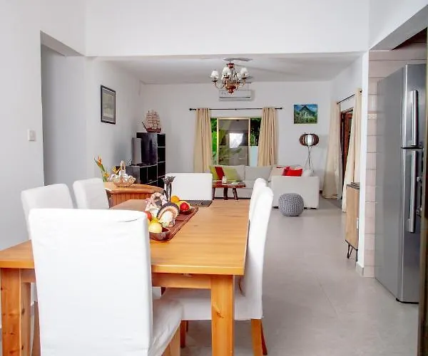 Lägenhet 2-bed Sleeps 4 Near