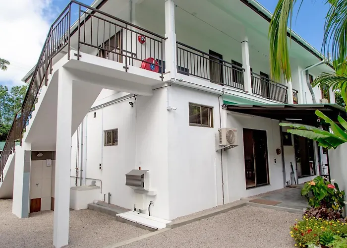 2-bed Sleeps 4 Near * Beau Vallon (Mahe)